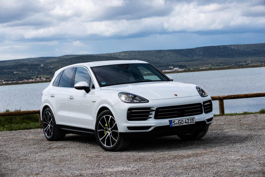  Porsche Cayenne E-Hybrid (PO536) 2018 года  (WW) (фото 1 из 85)